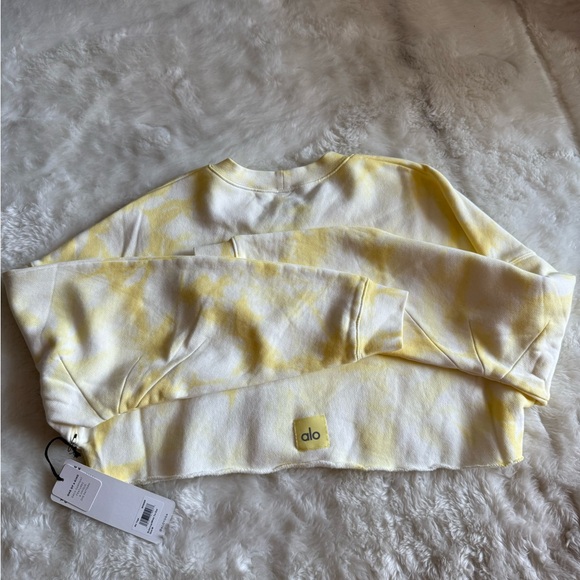 Alo Yoga Butternut/White Tie-Dye Cropped Sweatshirt (Size M) - Picture 5 of 6